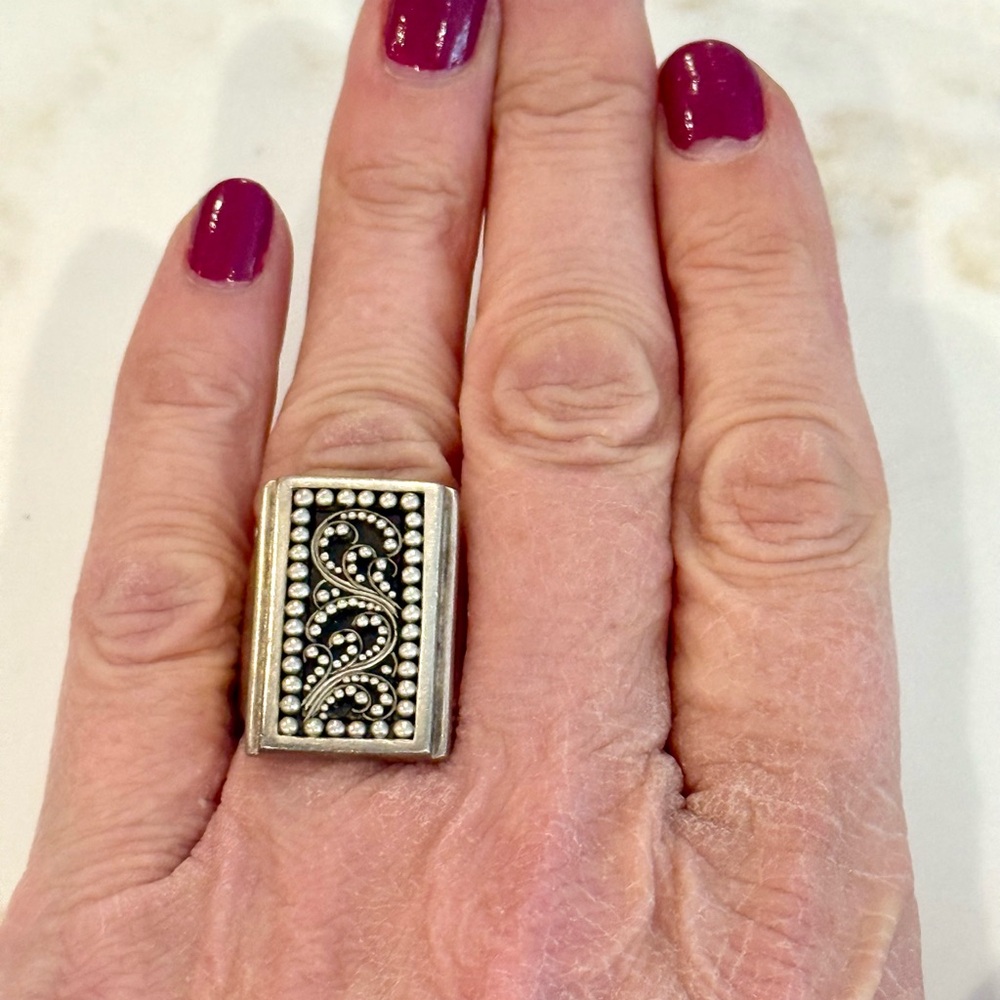 Lois Hill Elegant Silver Statement Ring - size 6